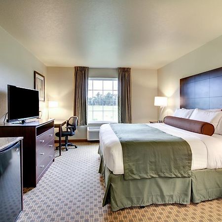 Cobblestone Inn & Suites - Schuyler Экстерьер фото
