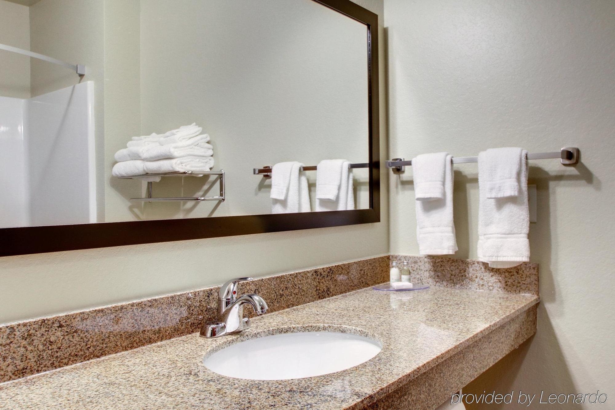 Cobblestone Inn & Suites - Schuyler Экстерьер фото