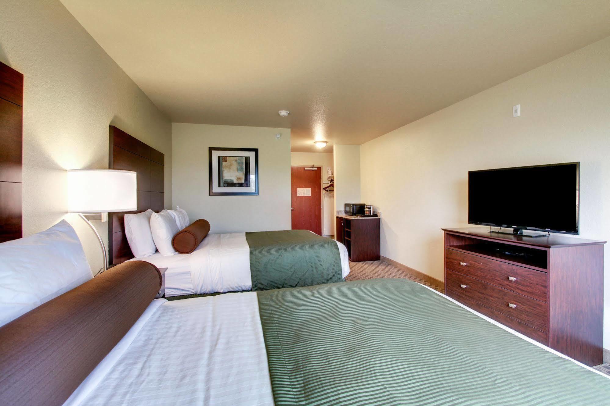 Cobblestone Inn & Suites - Schuyler Экстерьер фото