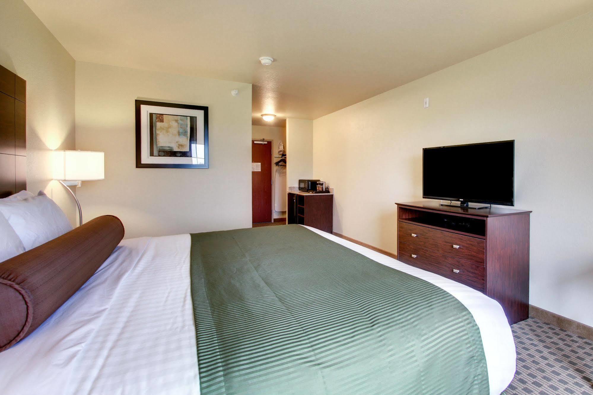 Cobblestone Inn & Suites - Schuyler Экстерьер фото