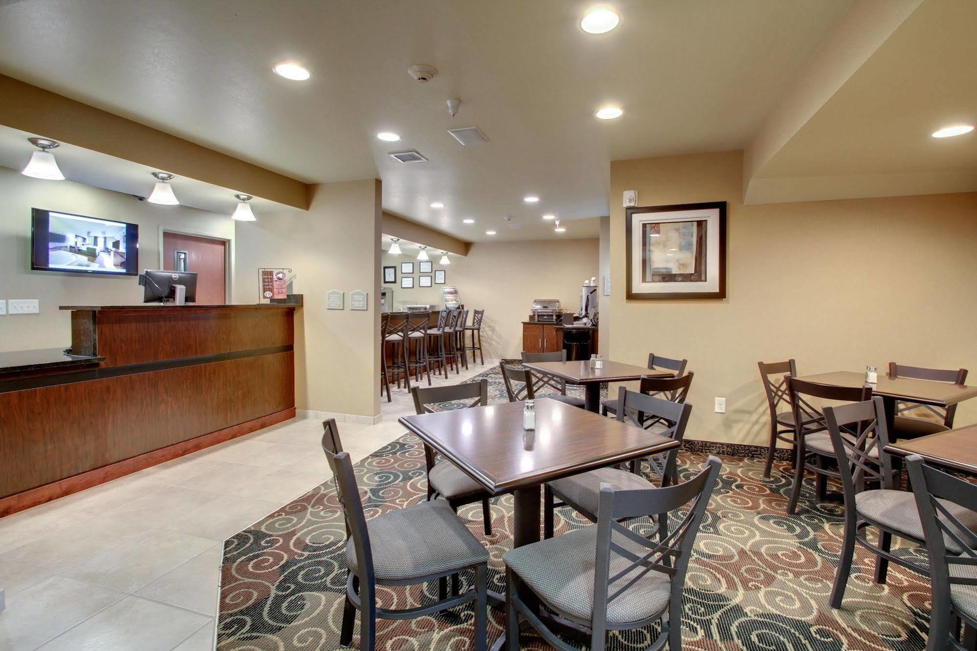 Cobblestone Inn & Suites - Schuyler Экстерьер фото