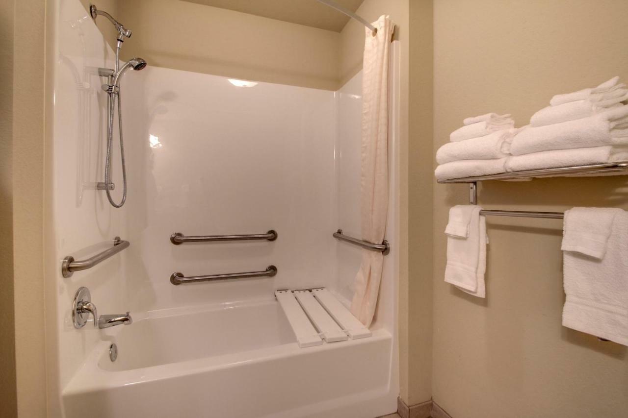 Cobblestone Inn & Suites - Schuyler Экстерьер фото